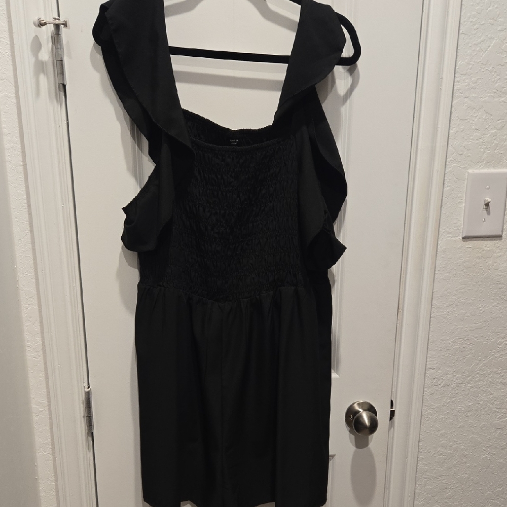 SHEIN Black Ruffled Sleeveless Romper